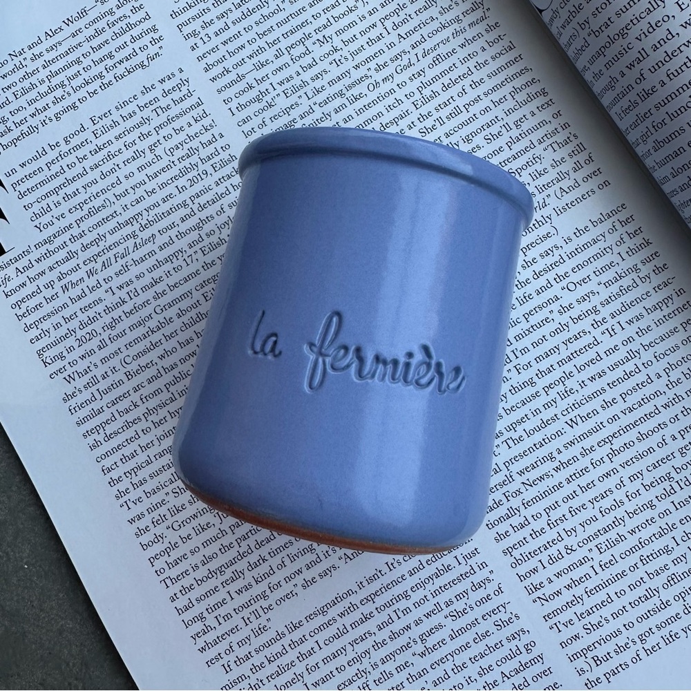 *Limited Edition* La Fermière Yogurt Periwinkle Clay Jar 4.9 oz Zodiac Leo - Picture 3 of 6